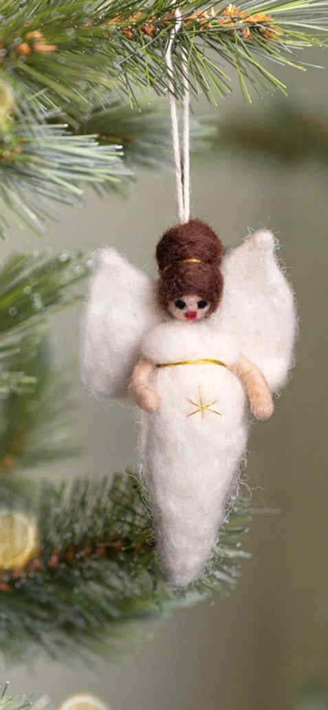 Witte engel van wolvilt  en gouden details