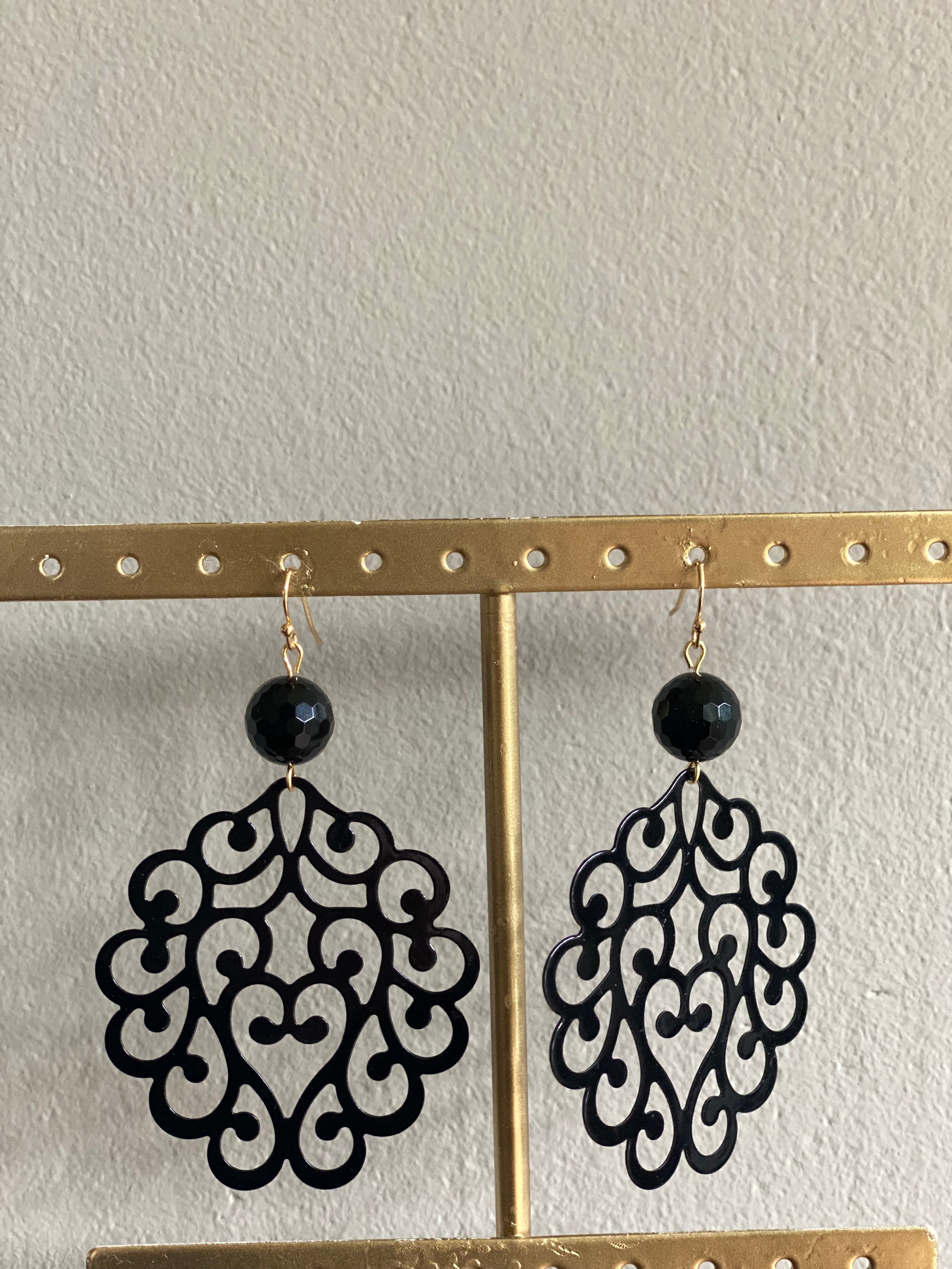 Statement earring black