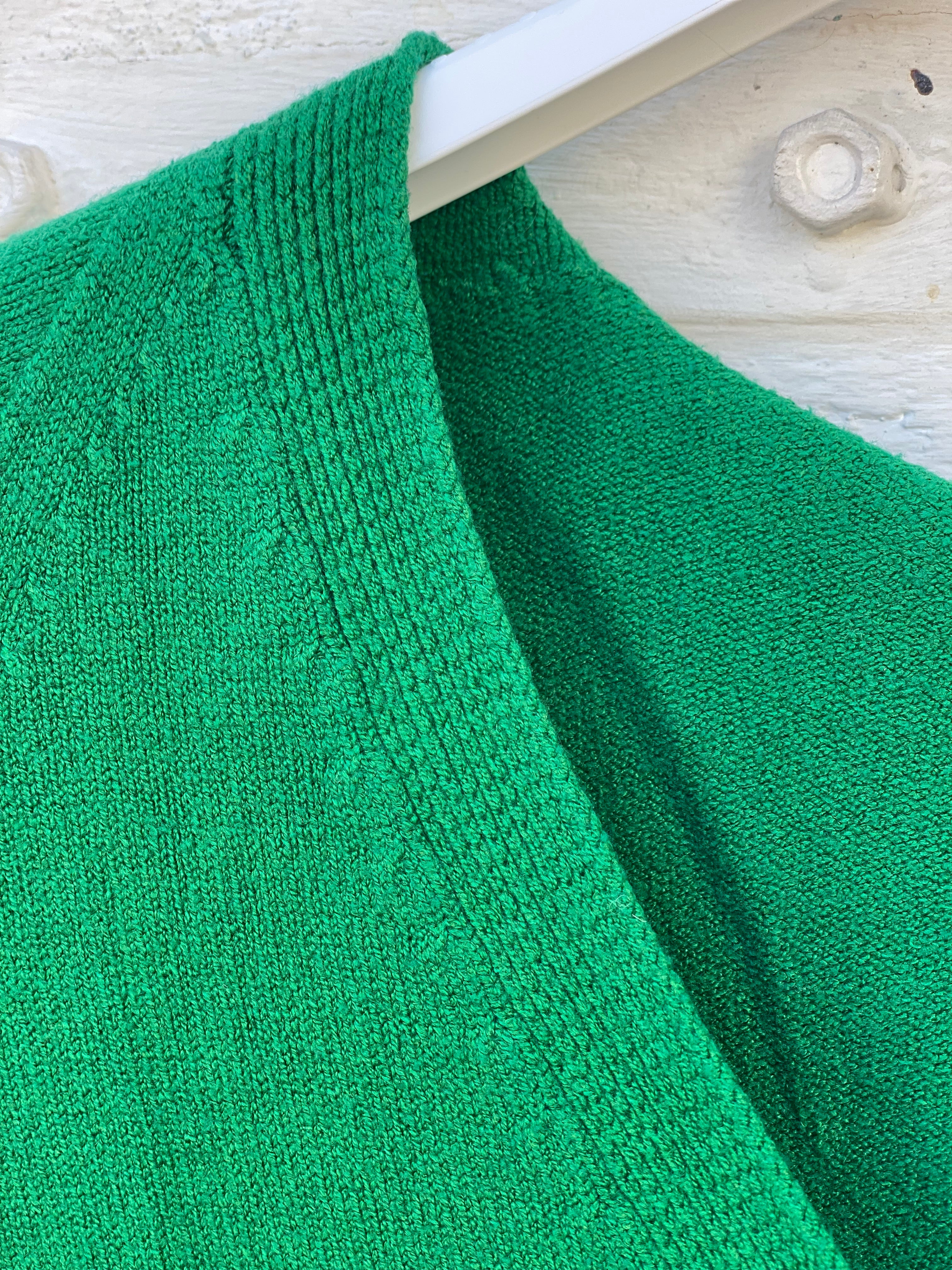 Groen vest met V hals