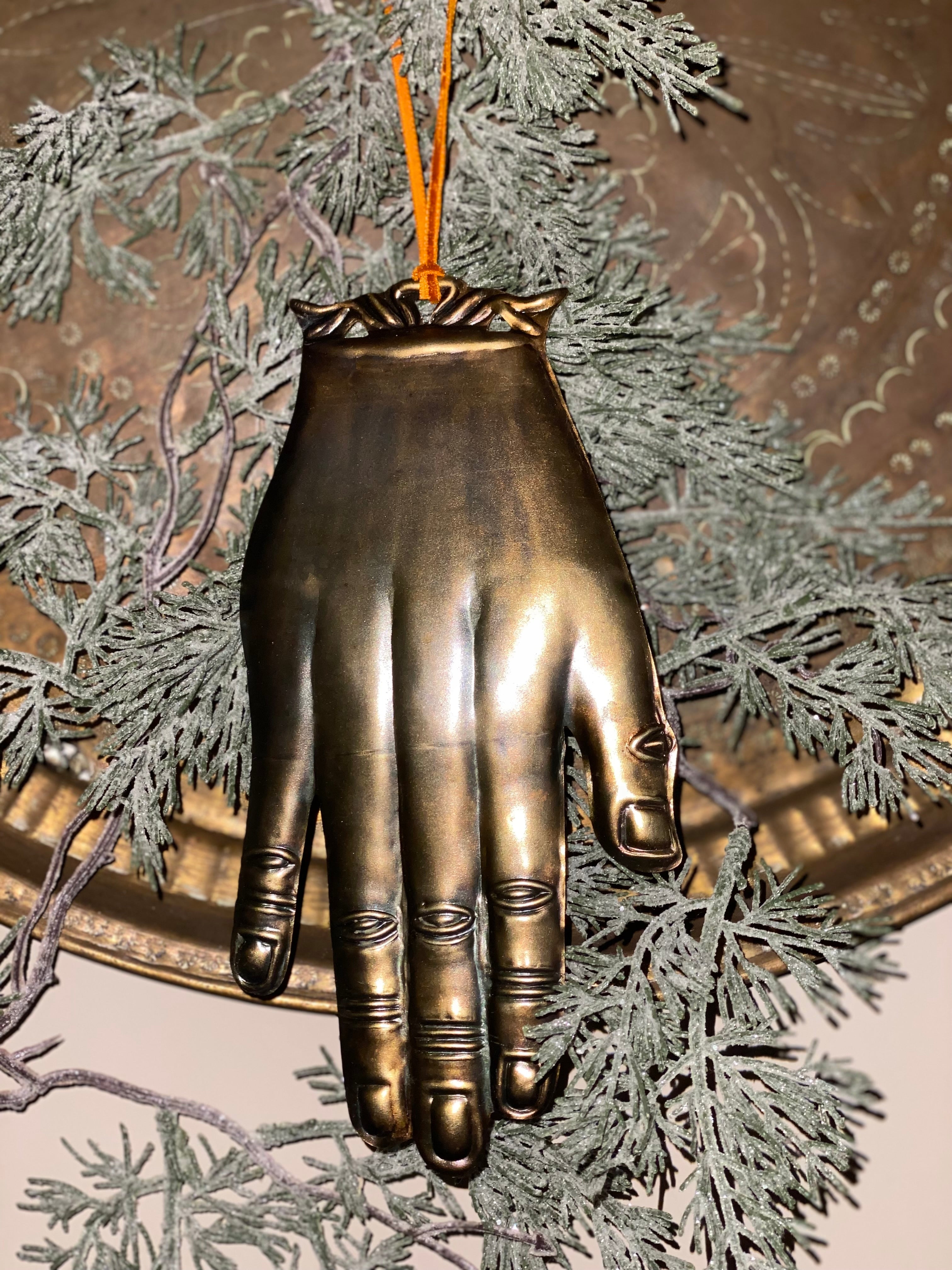 Ornament hand