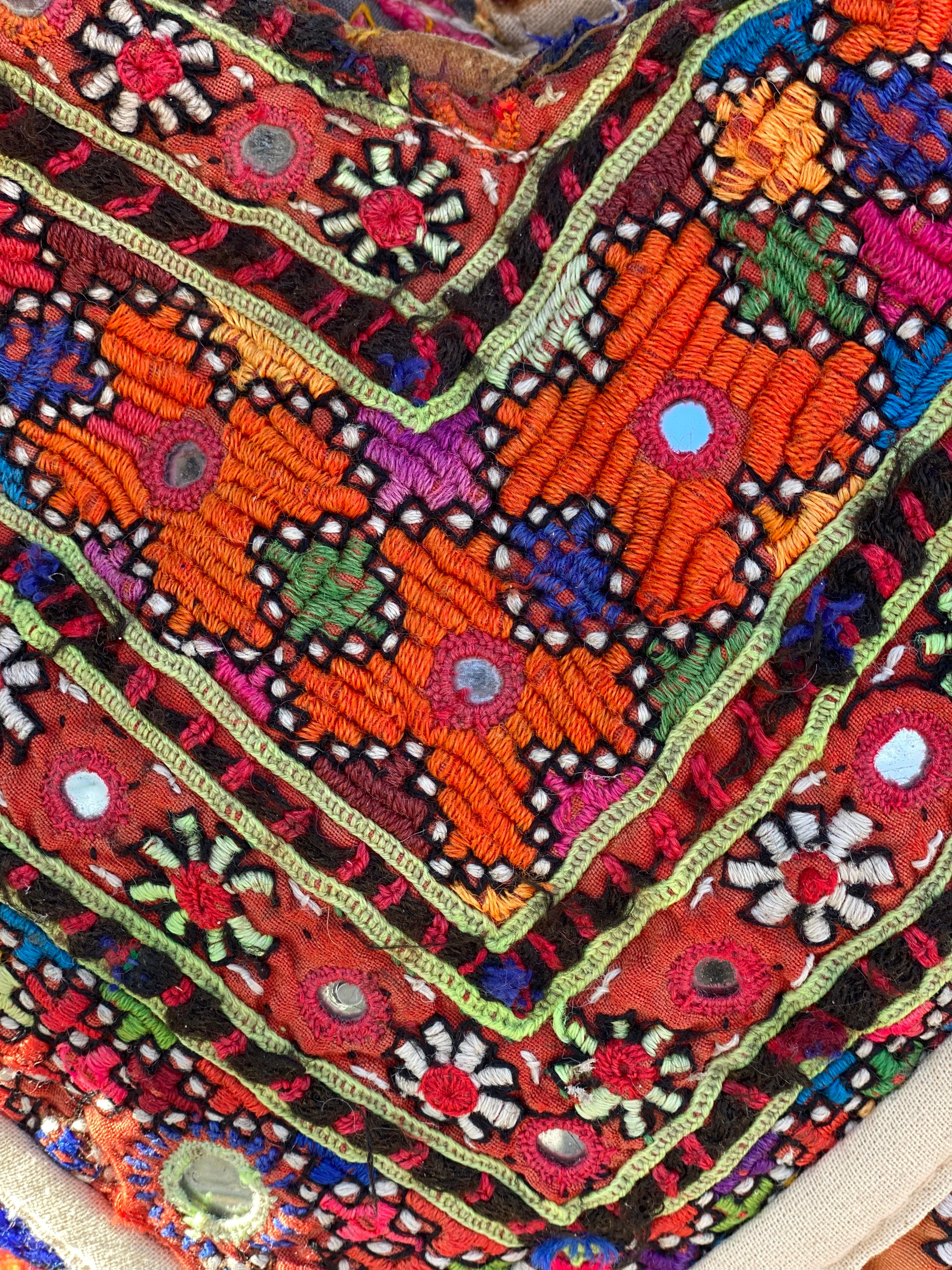Multi colour schoudertas met lederen banden