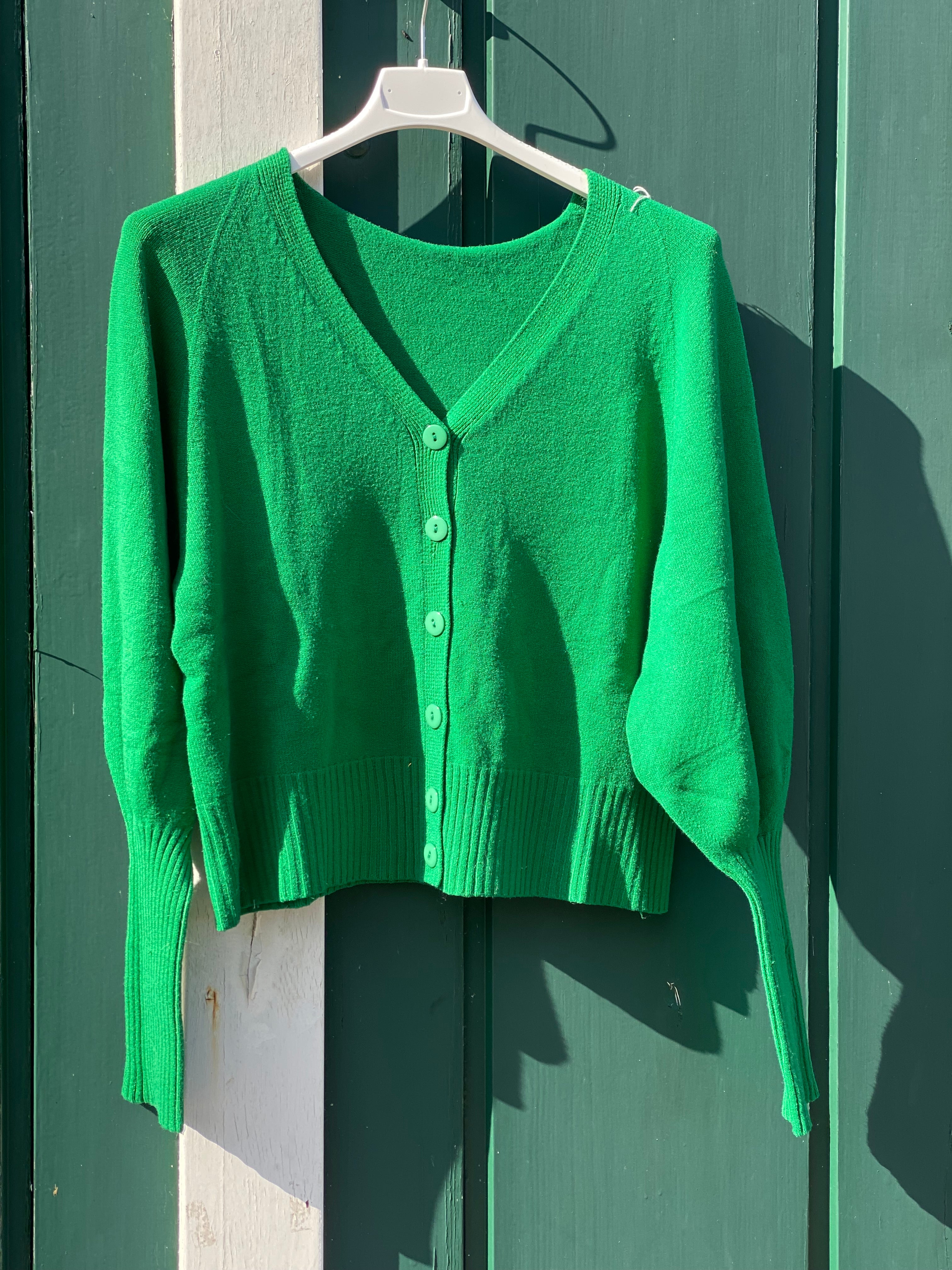 Groen vest met V hals