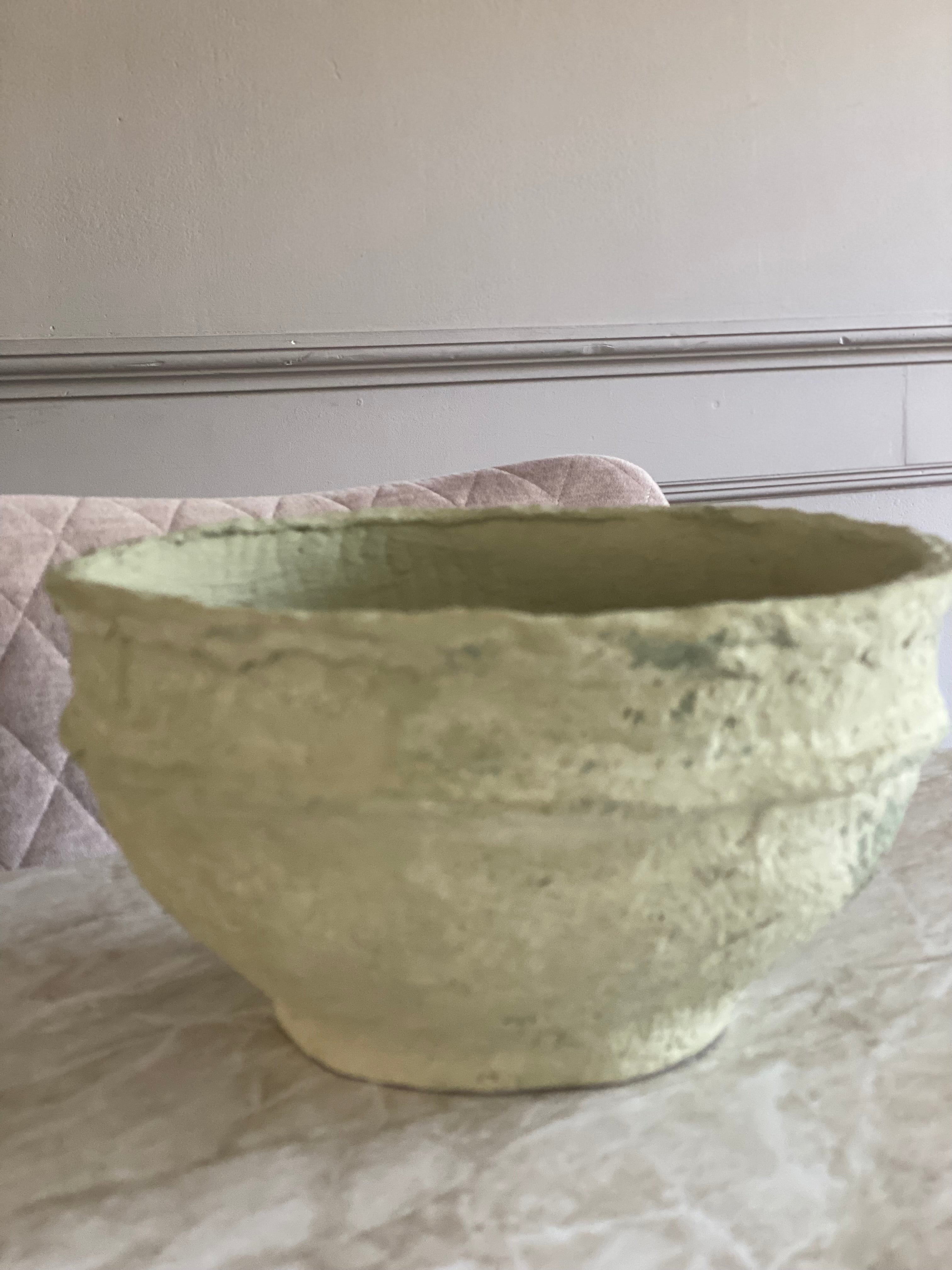 Schaal groen papier-maché