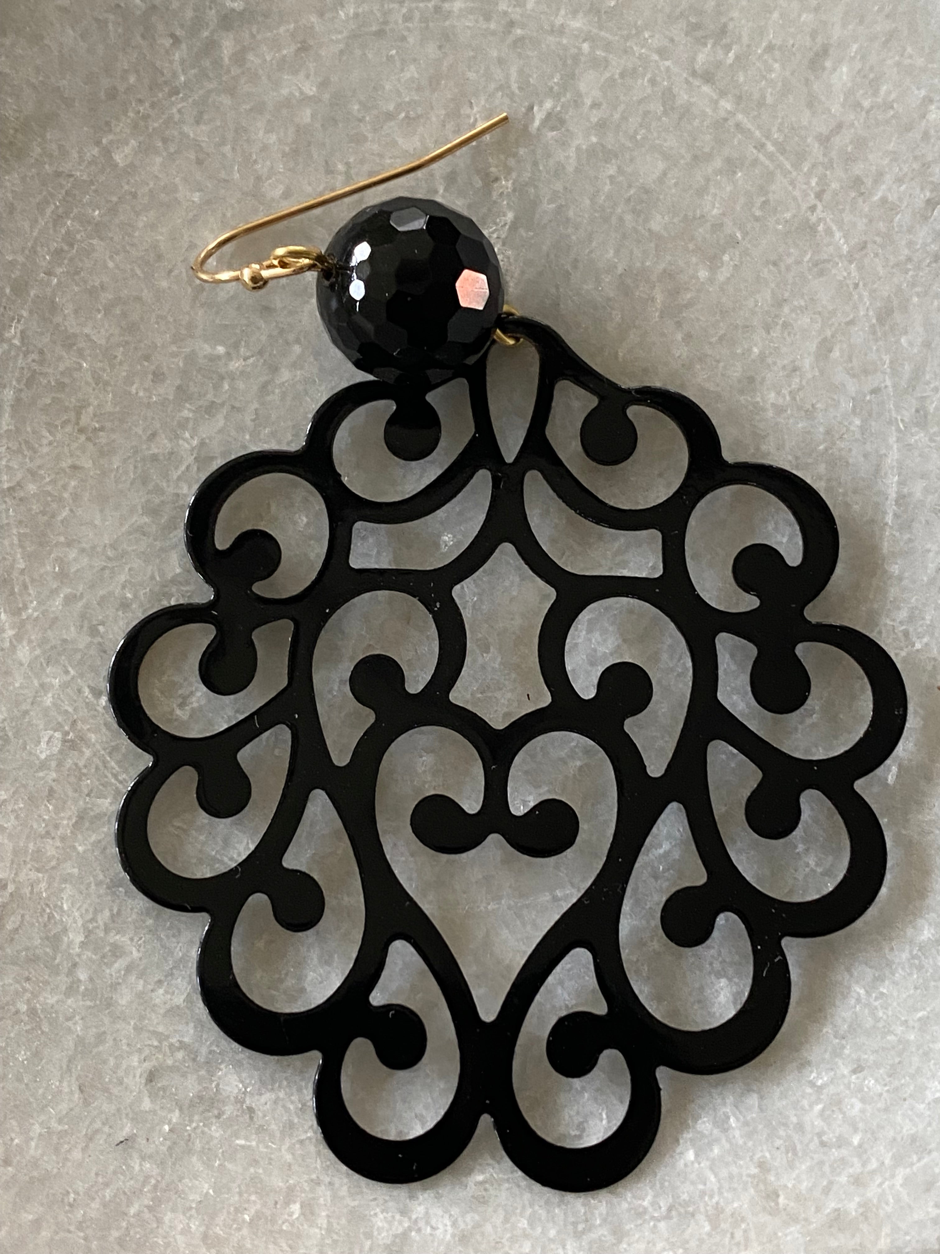 Statement earring black