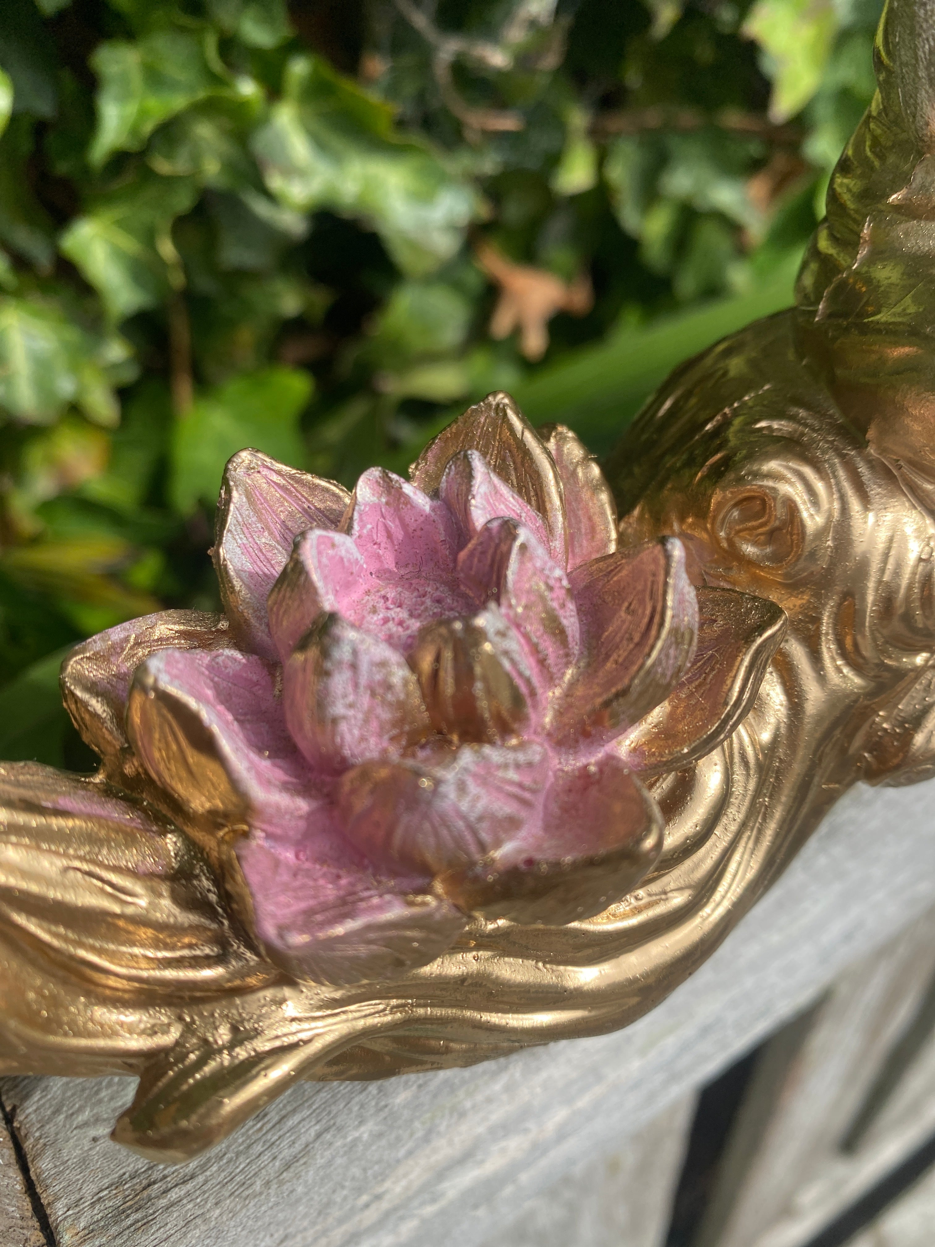 Buda gold met roze lelie